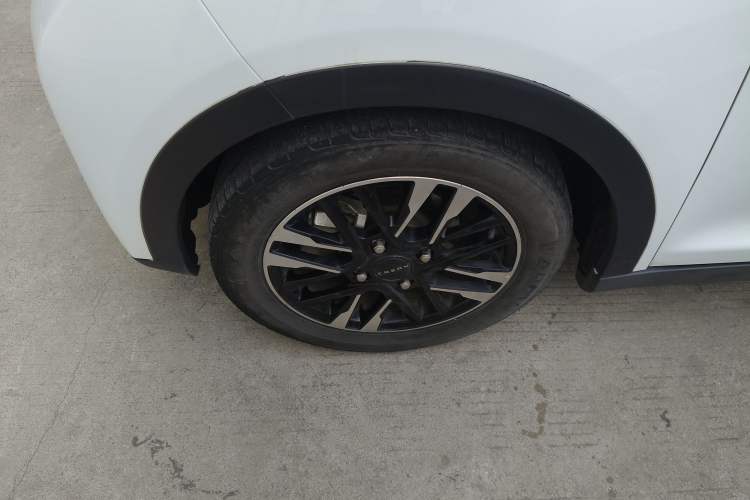 Used Chery QQ Little Ant 2022 Revised Version Sweet Pink Edition Half-Sugar Version Lithium Iron Phosphate 30.7 kWh 30 kW 301 km Left Front Wheel Hub