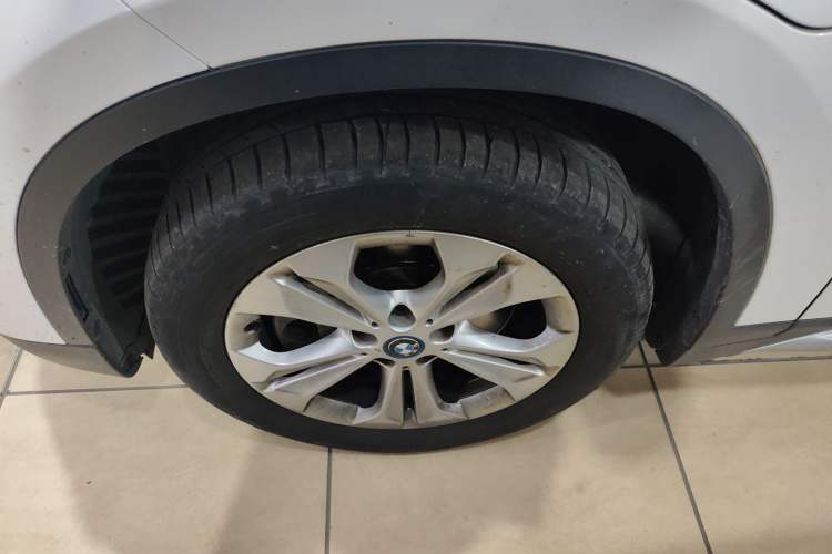 Used BMW X1 New Energy 2019 xDrive25Le Mileage Upgrade Version Left Front Wheel Hub