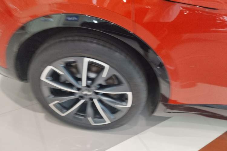 Used ONVO L60 2024 60 kWh All-Wheel Drive