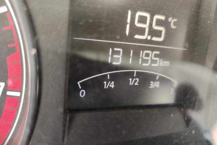 Used Volkswagen Polo 2014 1.4L Manual Fashion Edition
