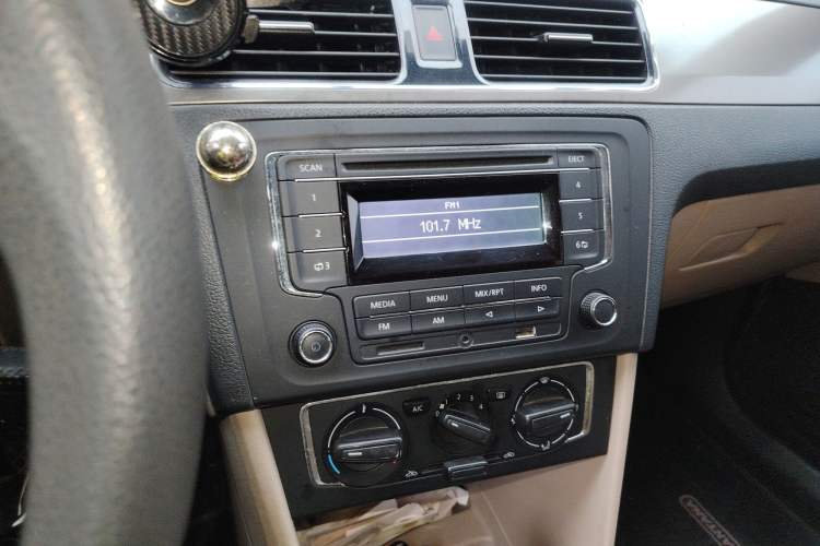 Used Volkswagen Santana 2013 1.6L Automatic Comfort Edition