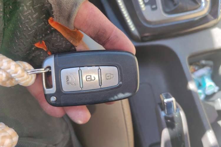 Used Hyundai Elantra (5th Generation / Langdong) 2012 1.8L Automatic Prestige Model Vehicle Key