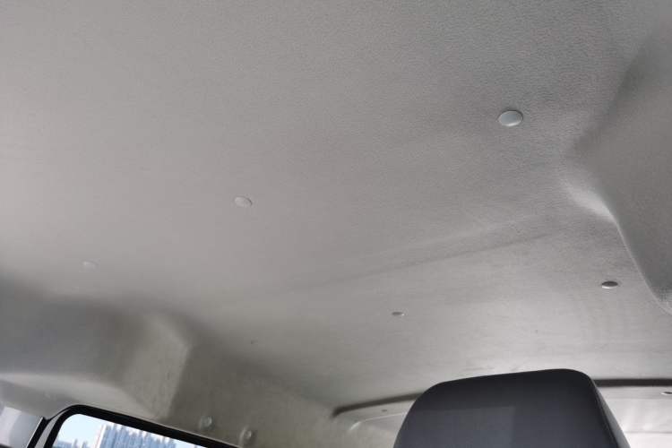 Used Jinbei Hiace X30 2024 1.5L Champion Edition Passenger Vehicle 5/6/7 Seats Headliner