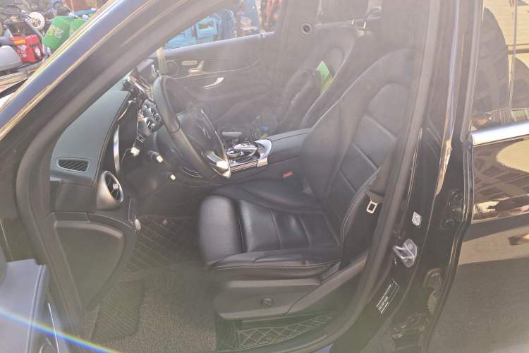 Used Mercedes-Benz GLC 2019 GLC 260 L 4MATIC Dynamic Model