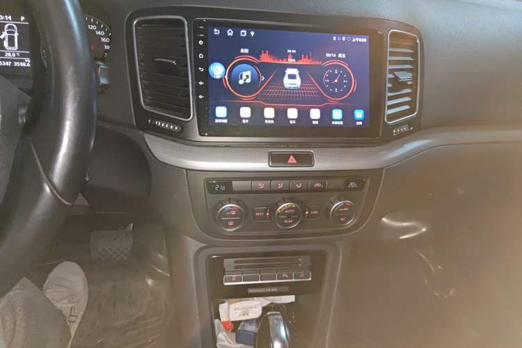 Used Volkswagen Sharan 2013 1.8TSI Standard Model Euro IV Audio And AC Panel