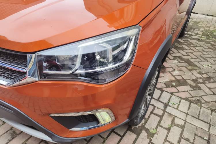 Used Chery Tiggo 3X 2017 1.5L Automatic Fashion Edition Left Front Headlight