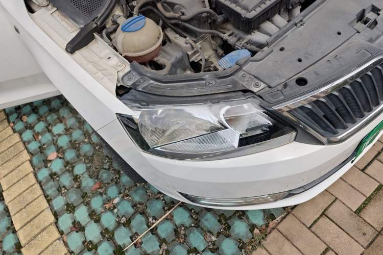 Used Skoda Rapid 2015 1.6L Manual Smart Selection Model