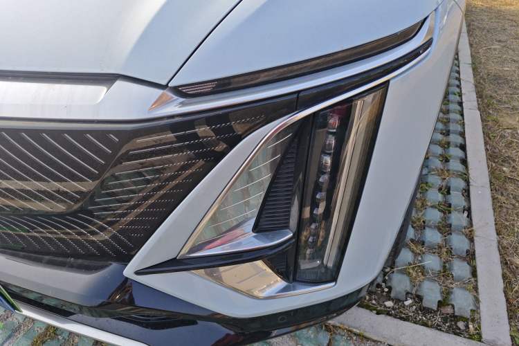 Used Cadillac LYRIQ 2022 Rear-Drive Long-Range Luxury Edition
