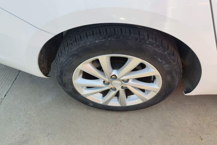 Used Buick Verano 2018 Sedan 15S Automatic Entry Model Right Rear Wheel Hub