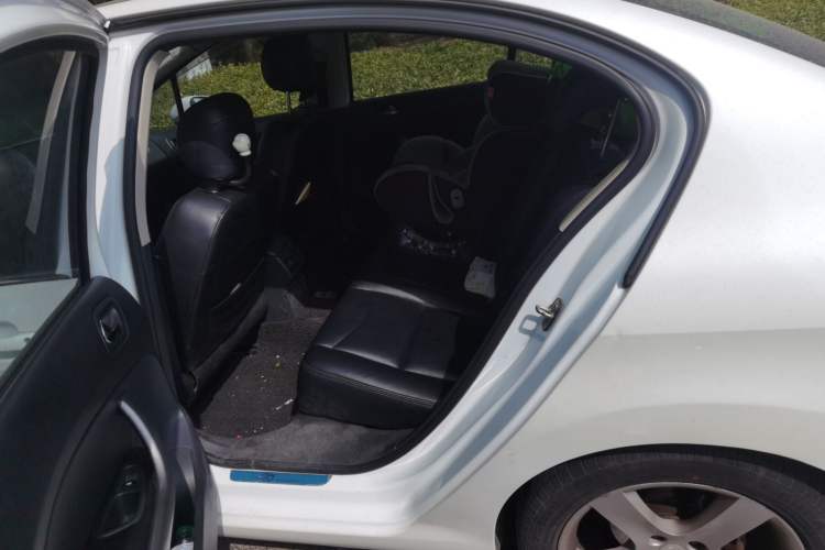 Used Peugeot 408 2013 2.0L Automatic Comfort Edition
