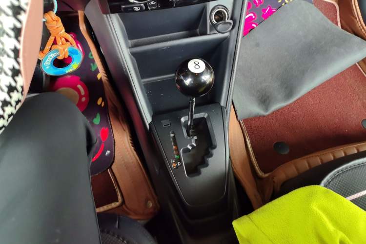 Used Toyota YARiS L Zhi Xuan 2016 Revised 1.5E CVT Charming Edition Gear Lever