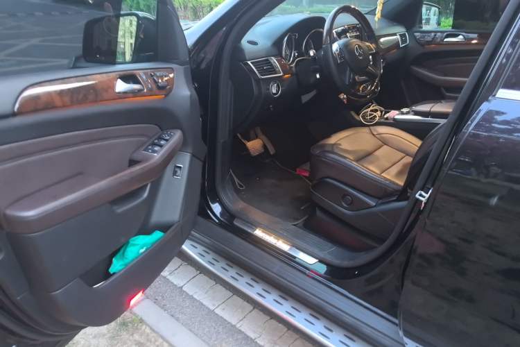 Used Mercedes-Benz M-Class 2012 ML 350 Luxury Edition Driver Seat