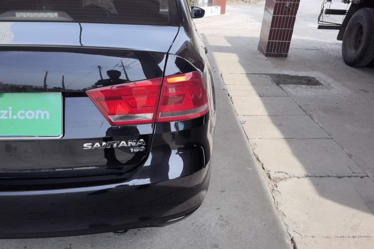 Used Volkswagen Santana 2015 1.6L Manual Fashion Edition Exterior 3