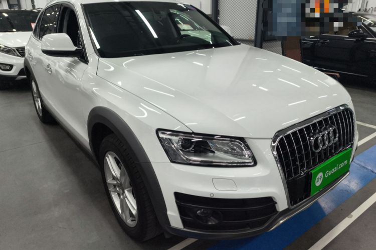 Used Audi Q5 2018 Collector's Edition 40 TFSI Technology Model
