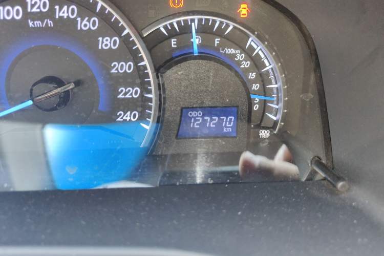 Used Toyota Camry 2012 2.0G Luxury Navigation Edition Odometer Close Up