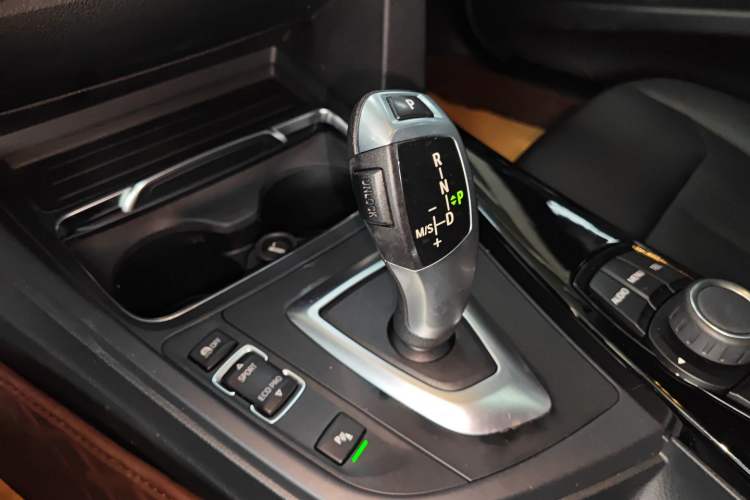 Used BMW 3 Series 2017 320Li xDrive Fashion Model Gear Lever