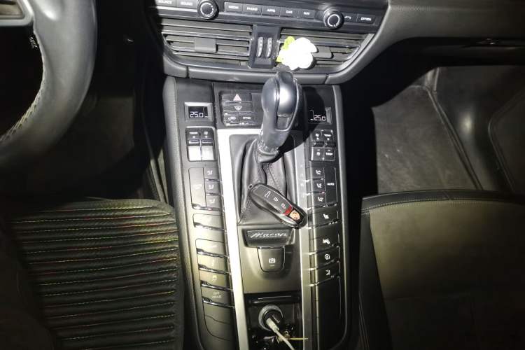 Used Porsche Macan 2020 Macan 2.0T
