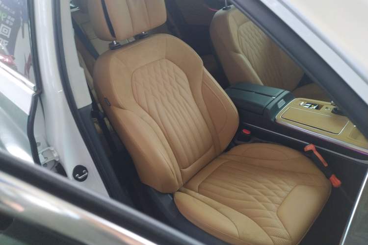 Used Hongqi HS5 2023 2.0T Four-Wheel Drive Flagship Pro Edition
