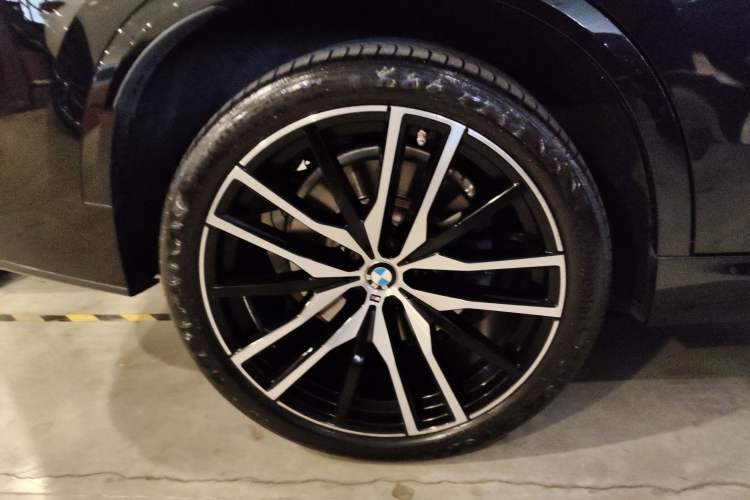 Used BMW X5 2021 xDrive40i Luxury Model with M Sport Package
