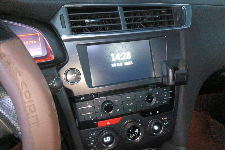 Used DS 6 2014 1.6T Luxury Edition THP160