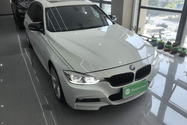 Used BMW 3 Series 2019 320Li M Sport Package Front Right 45 Deg