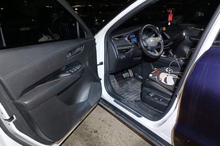 Used Cadillac XT4 2018 28T 4x4 Leading Sport Model
