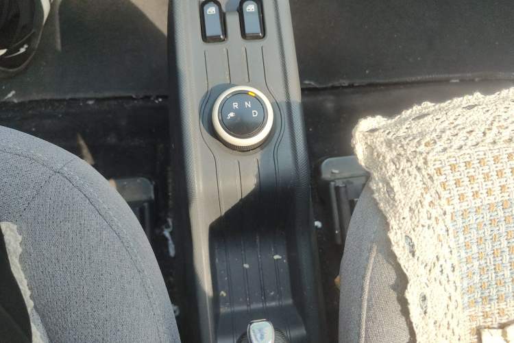 Used Wuling Hongguang MINIEV 2021 Macaron Premium Model – Lithium-NMC Gear Lever