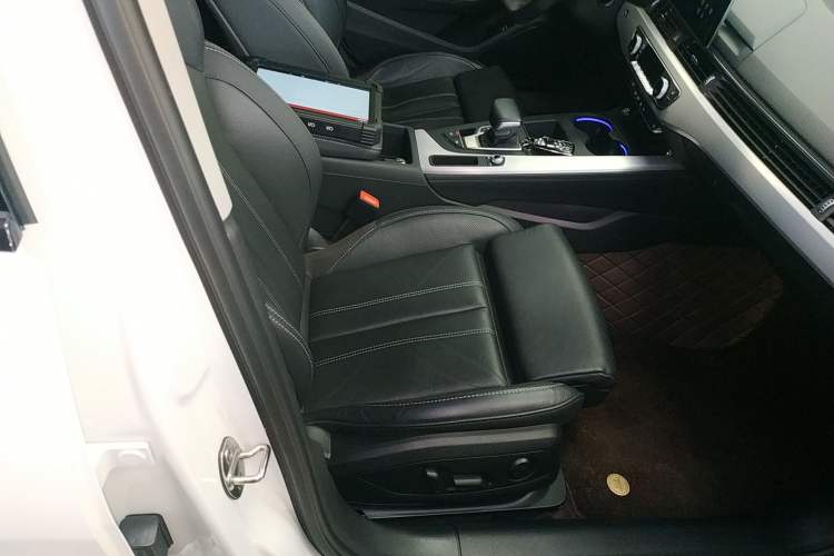 Used Audi A4L 2022 40 TFSI Luxury Dynamic Model