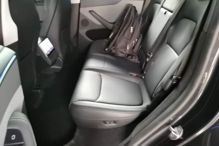 Used Tesla Model Y 2025 Rear-Wheel-Drive Version
