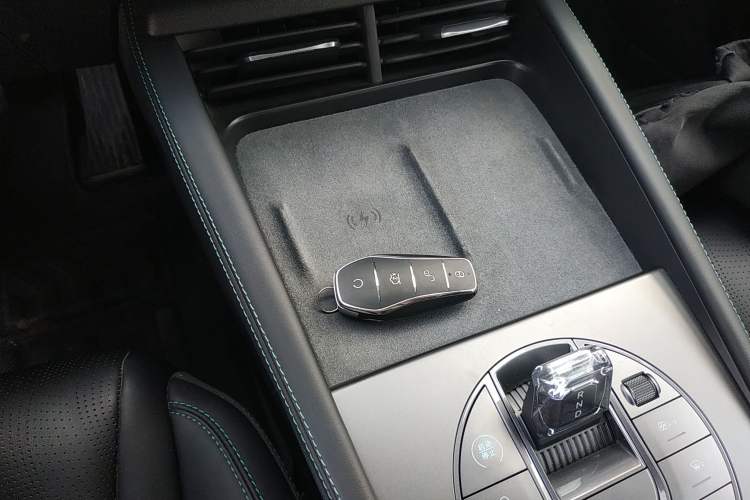 Used BYD Seal 06 New Energy 2025 DM-i Smart Drive 120KM Deluxe Model Vehicle Key