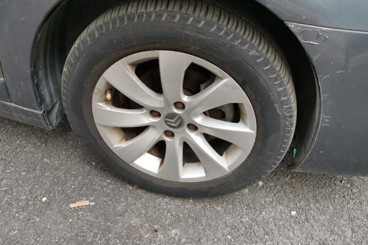 Used Citroen C-Quatre 2011 Sedan 1.6L Manual Fashion Edition Right Front Wheel Hub