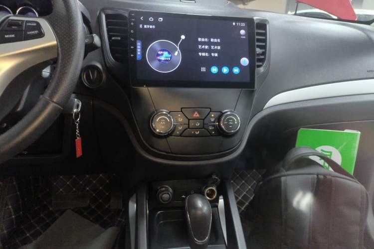 Used CHANGAN CS35 2016 1.6L Automatic Luxury Model China V Standard Audio And AC Panel