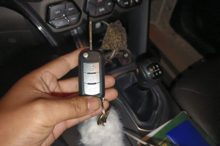 Used GAC Trumpchi GS4 2017 235T Manual Two-Wheel Drive Luxury Edition
