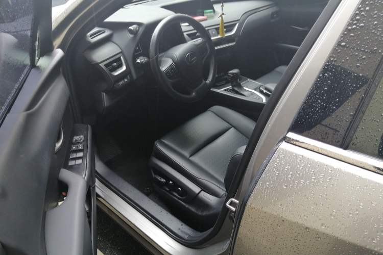 Used Lexus UX 2019 260h Explore-Cool Edition China V Standard
