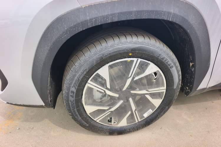 Used Geely Auto FX11 2025 4th Generation 1.5TD DCT – The Start Left Front Wheel Hub