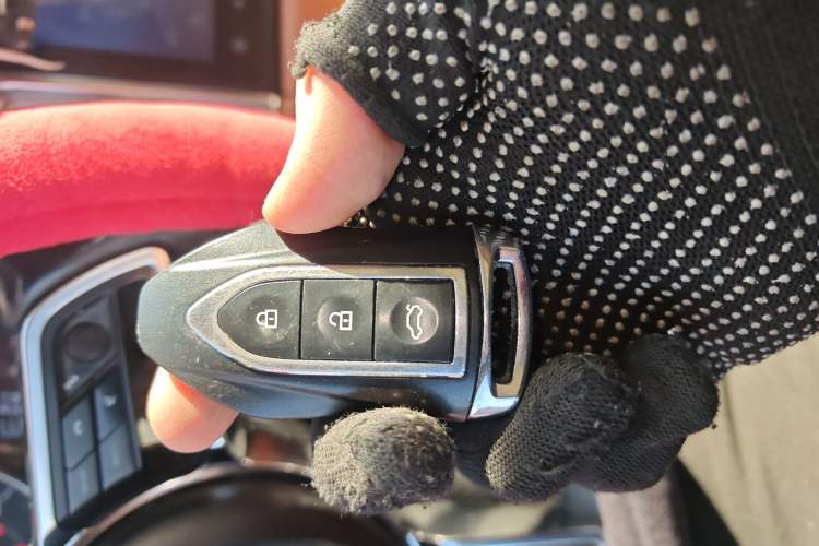 Used Zotye SR9 2017 2.0T Automatic Ultimate Light Edition
