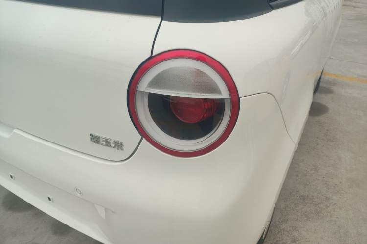 Used CHANGAN NEVO Lumin 2026 Model Treasure Edition 205km Passionate Beige Ningde Right Rear Taillight