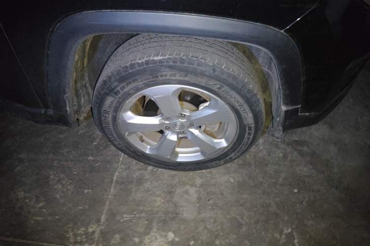 Used Jeep Compass 2017 200T Automatic Family Edition Right Front Wheel Hub