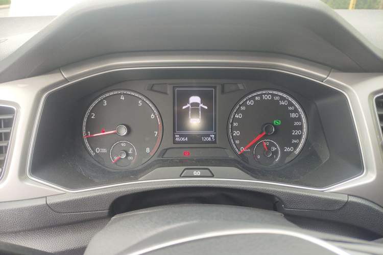 Used Volkswagen T-ROC 2019 230TSI DSG Two-Wheel-Drive Advanced Version China VI Standard Instrument Cluster