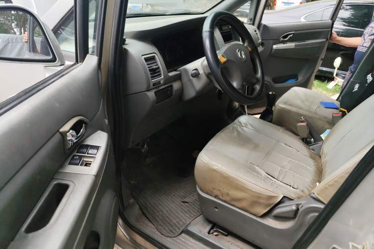 Used Dongfeng Shuaike 2011 1.6L Manual Luxury 7-Seater Driver Seat