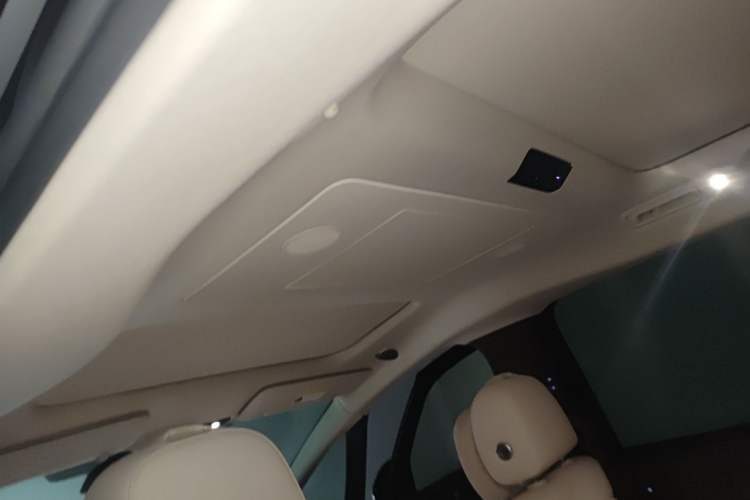 Used Li Auto MEGA 2024 Ultra Model
