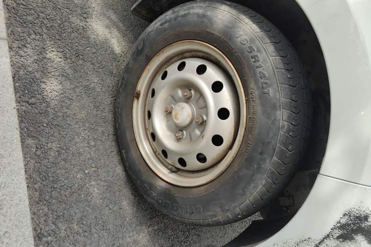 Used Wuling Rongguang V 2015 1.2L Base Version
