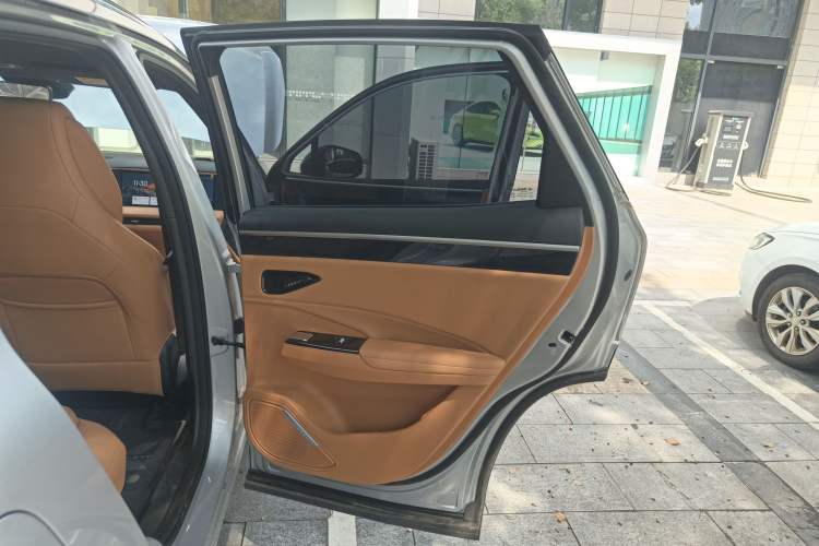 Used Geely Galaxy L7 2025 EM-i 115km Exploration+ Edition