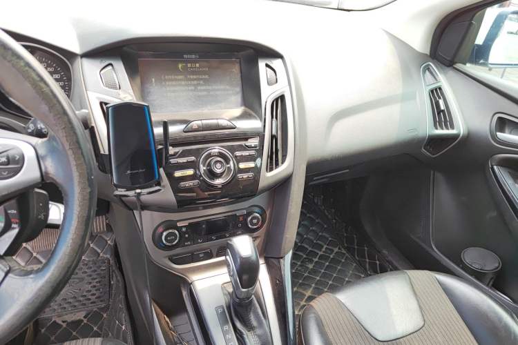 Used Ford Focus 2012 Sedan 1.6L Automatic Fashion Edition Audio And AC Panel