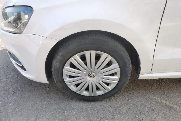 Used Volkswagen Polo 2016 1.6L Automatic Comfort Model
