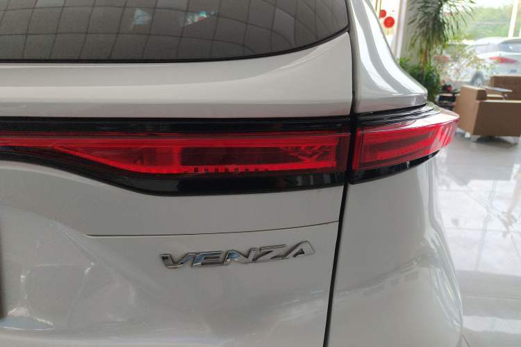 Used Toyota Venza 2022 2.0L CVT Two-Wheel Drive Luxury Edition
