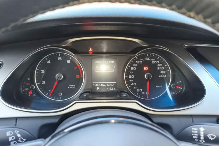 Used Audi A4L 2013 35 TFSI Automatic Comfort Model Instrument Cluster