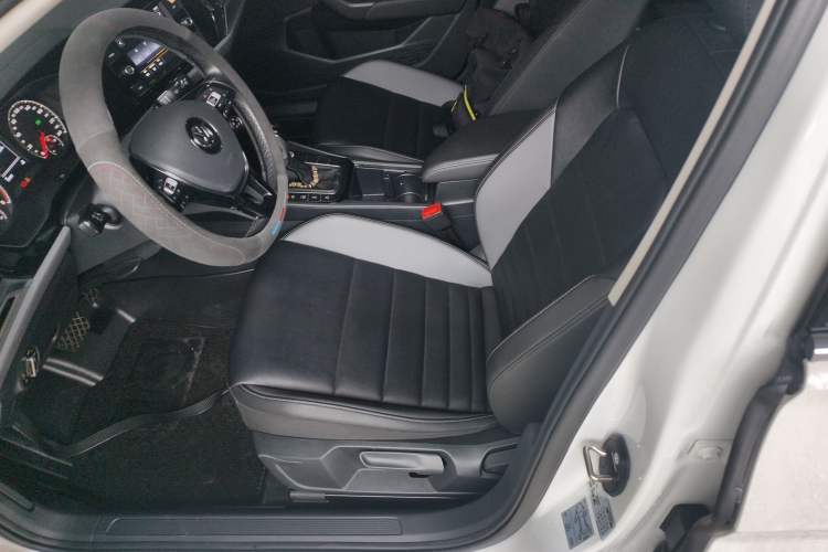 Used Volkswagen Sagitar 2020 280TSI DSG Comfort Version China VI Standard Left Front Seat