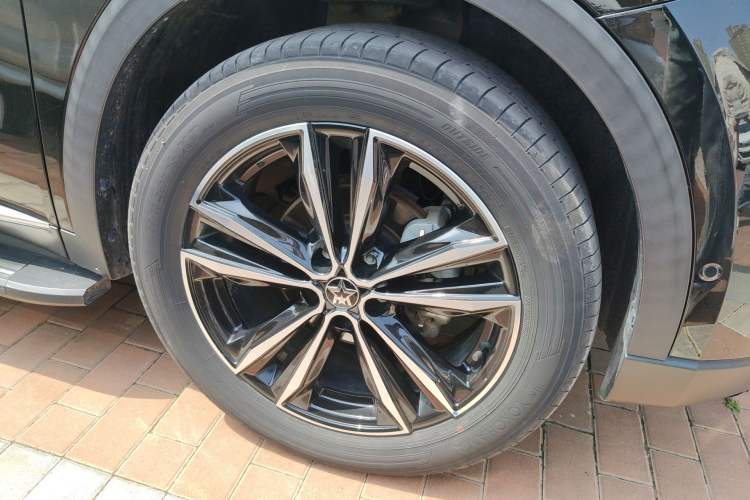 Used Venucia Star 2021 260T Automatic 48V Mild Hybrid Turbocharged Star曜 Edition Right Front Wheel Hub