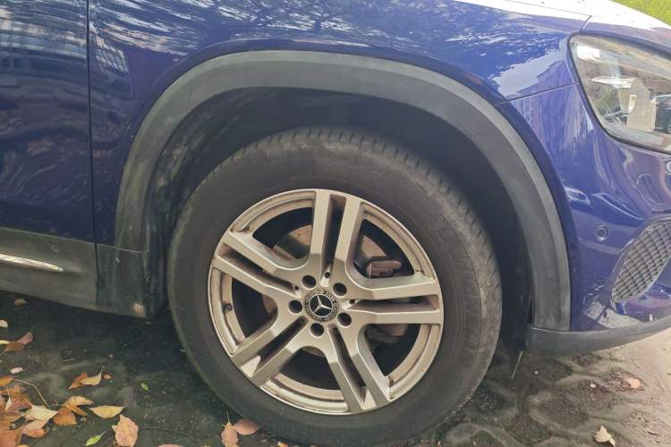 Used Mercedes-Benz GLB 2021 GLB 200 Dynamic Edition Right Front Wheel Hub